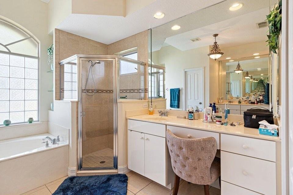 212 Sw Whitewood Dr - Photo 2 of 8