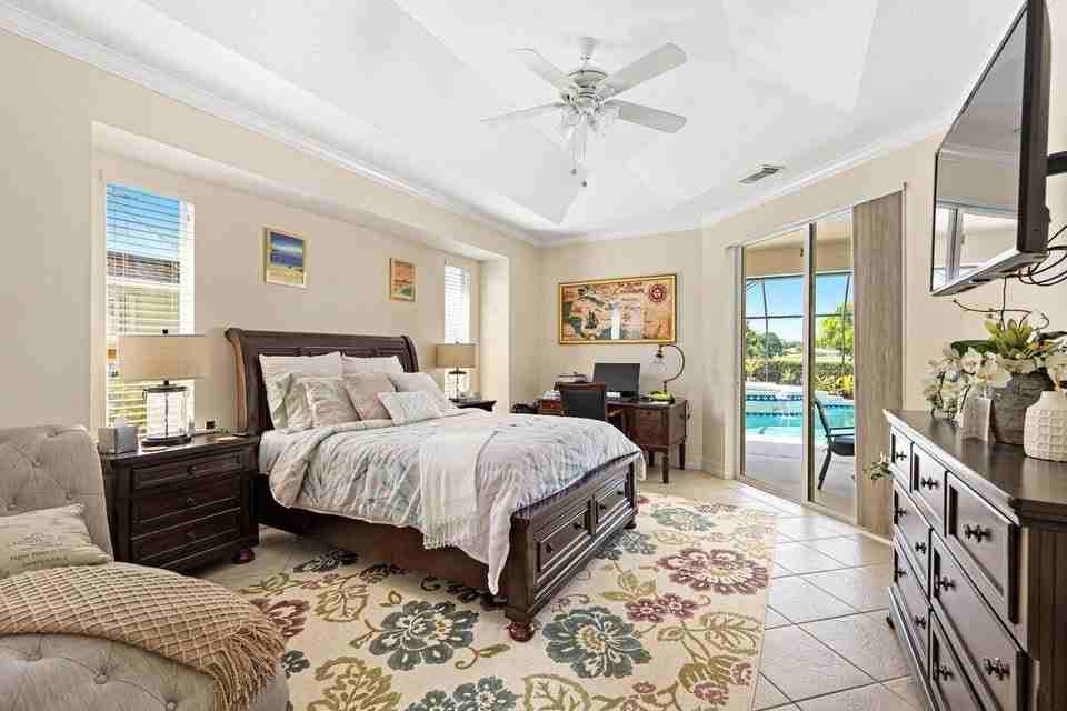 212 Sw Whitewood Dr - Photo 3 of 8