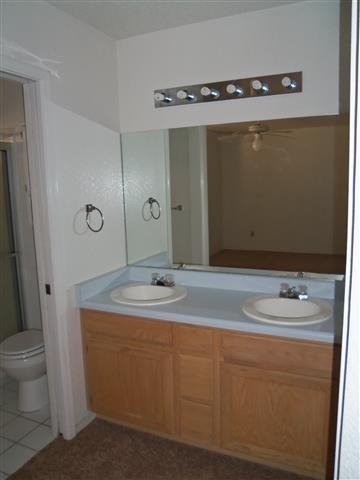 2605 West 12th Place - Photo 2 of 10