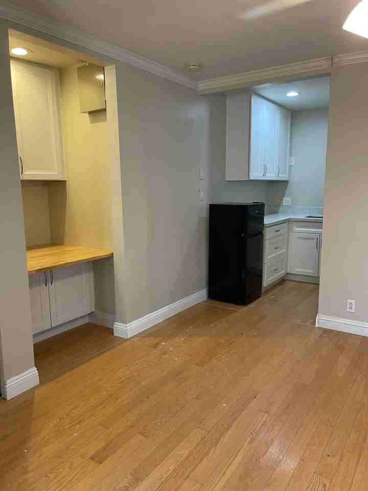 1626 1626 York Drive - Studio Right - Photo 3 of 8