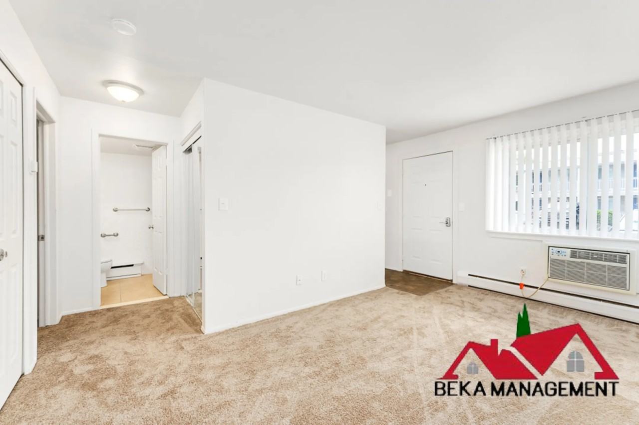 13927 Middle Gibraltar Rd - Photo 2 of 11