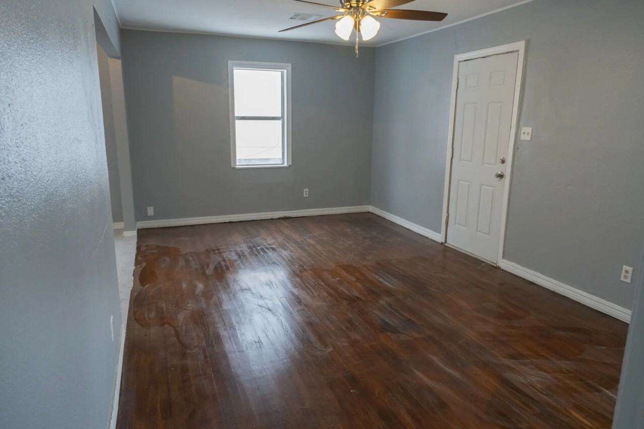 1249 Bellevidere Dr - Photo 2 of 9