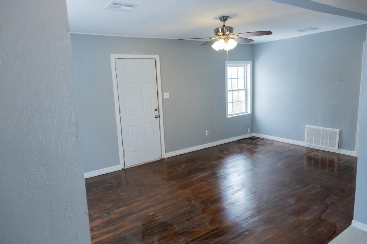 1249 Bellevidere Dr - Photo 3 of 9