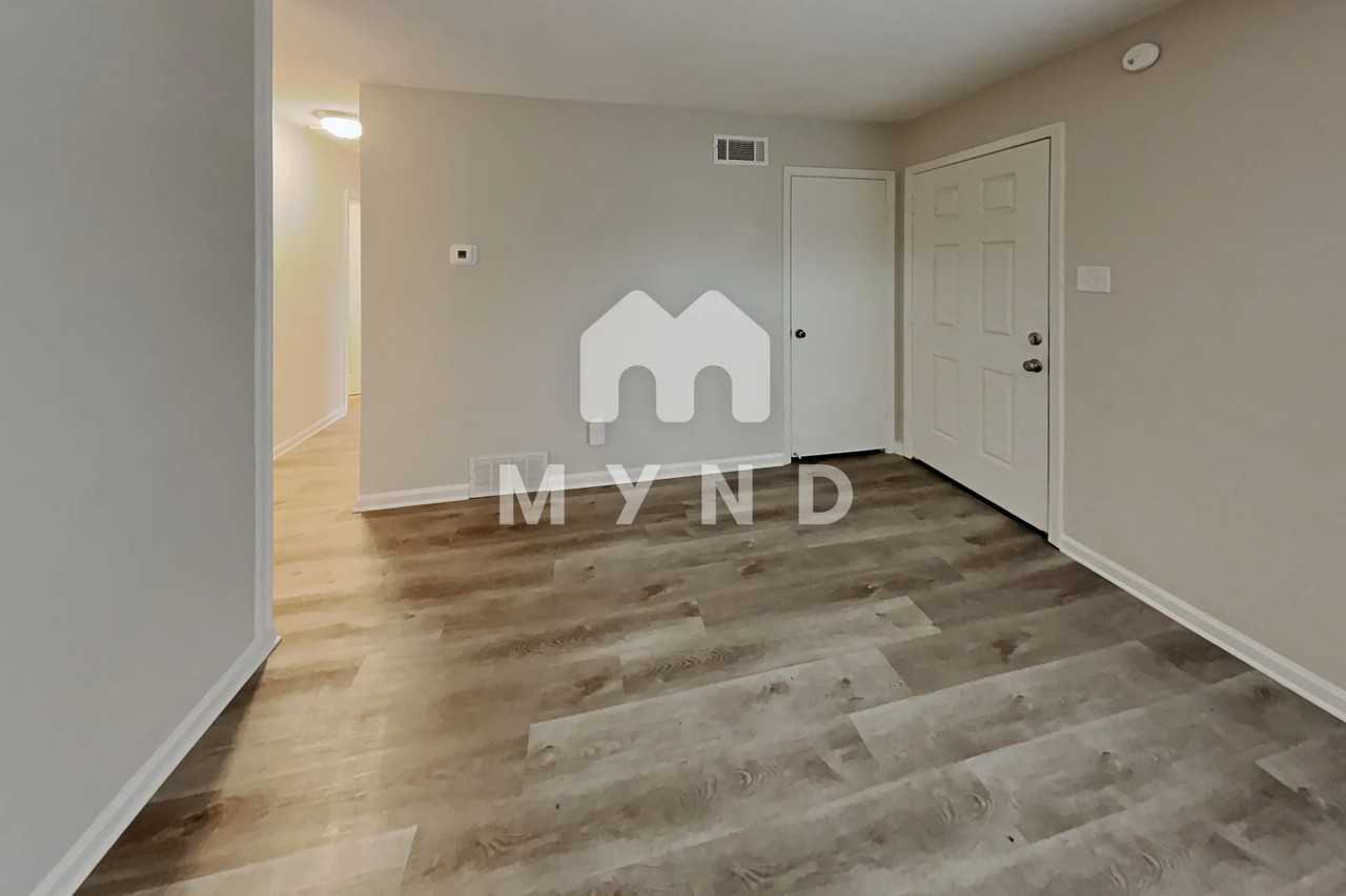 5327 Bradcliff St - Photo 2 of 17