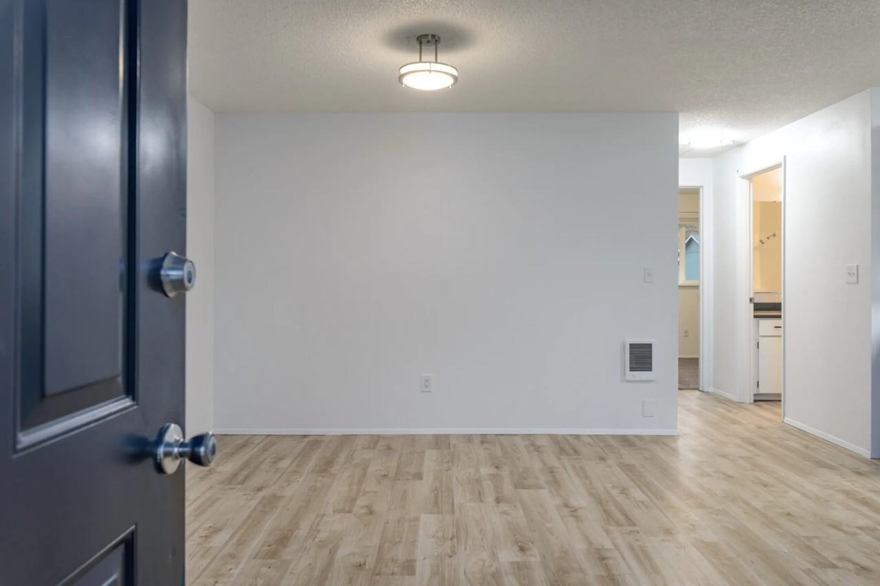 210 Washington Ave S Unit 01 - Photo 3 of 19