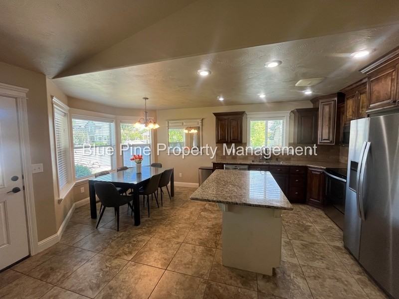 340 Chateau Dr #1 - Photo 4 of 35