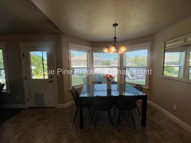 340 Chateau Dr #1 - Photo 6 of 35
