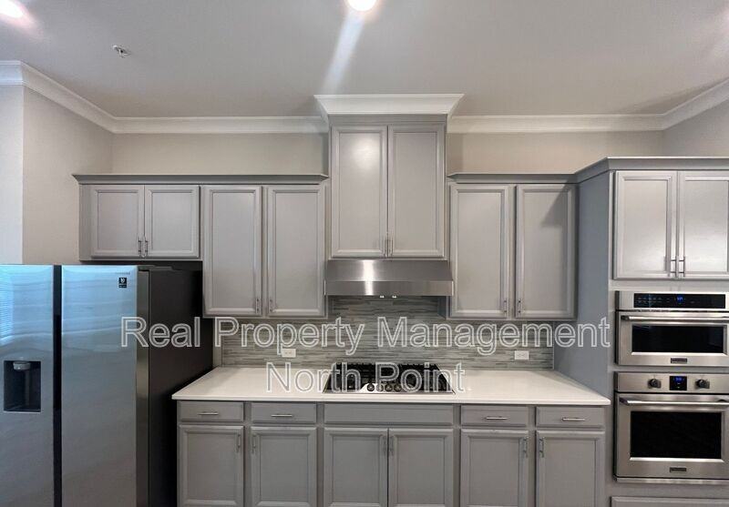 942 Catamaran Ct - Photo 3 of 39