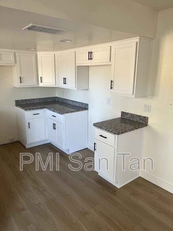 10 W Concorda Dr #104 - Photo 3 of 11