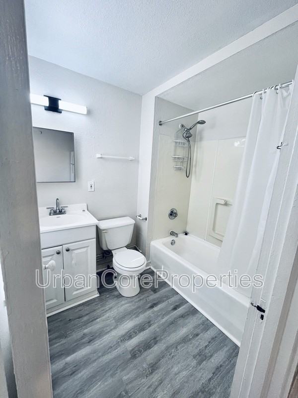 417 4th St N #204 - Photo 7 of 9