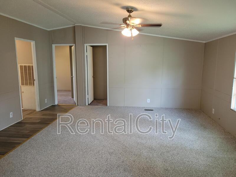 1105 Barney St - Photo 2 of 12