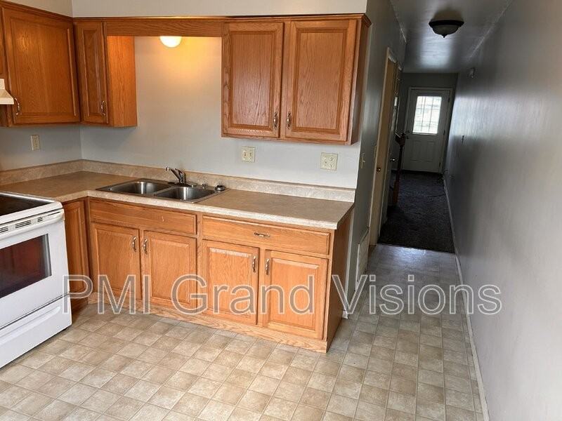 1622 University Dr - Photo 3 of 20