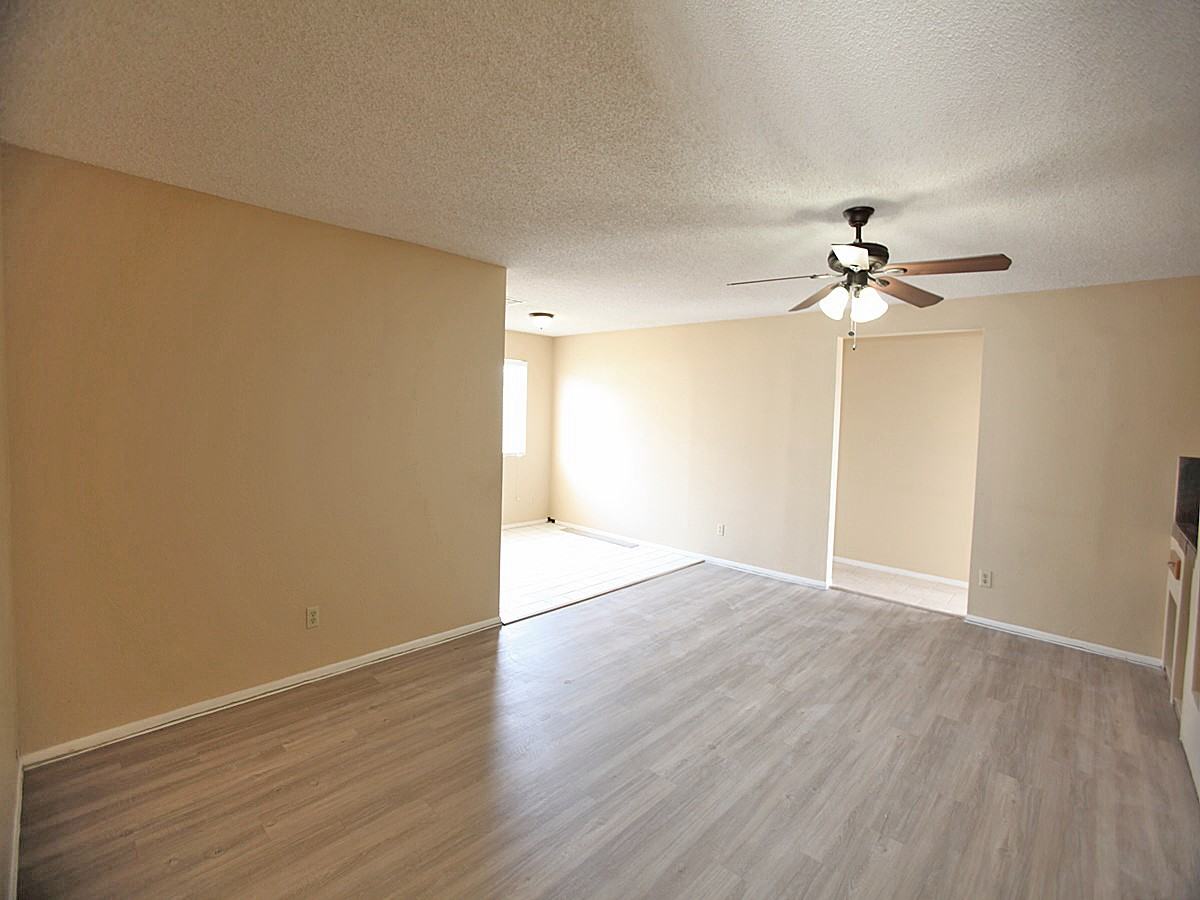 6605 W Mescal St - Photo 3 of 18