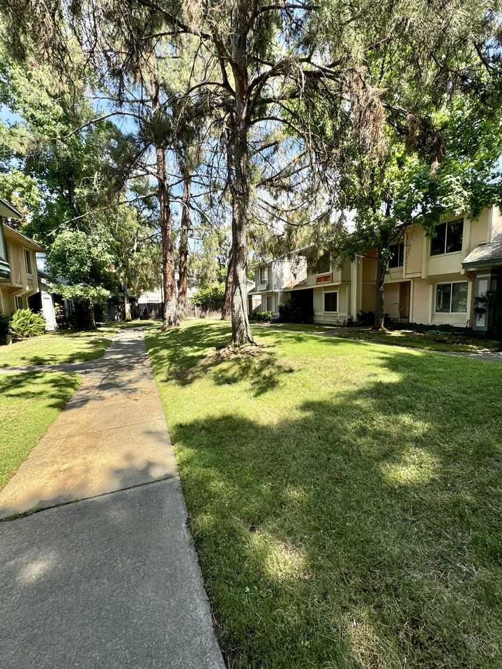 155 Fairgrounds Dr - Photo 2 of 17