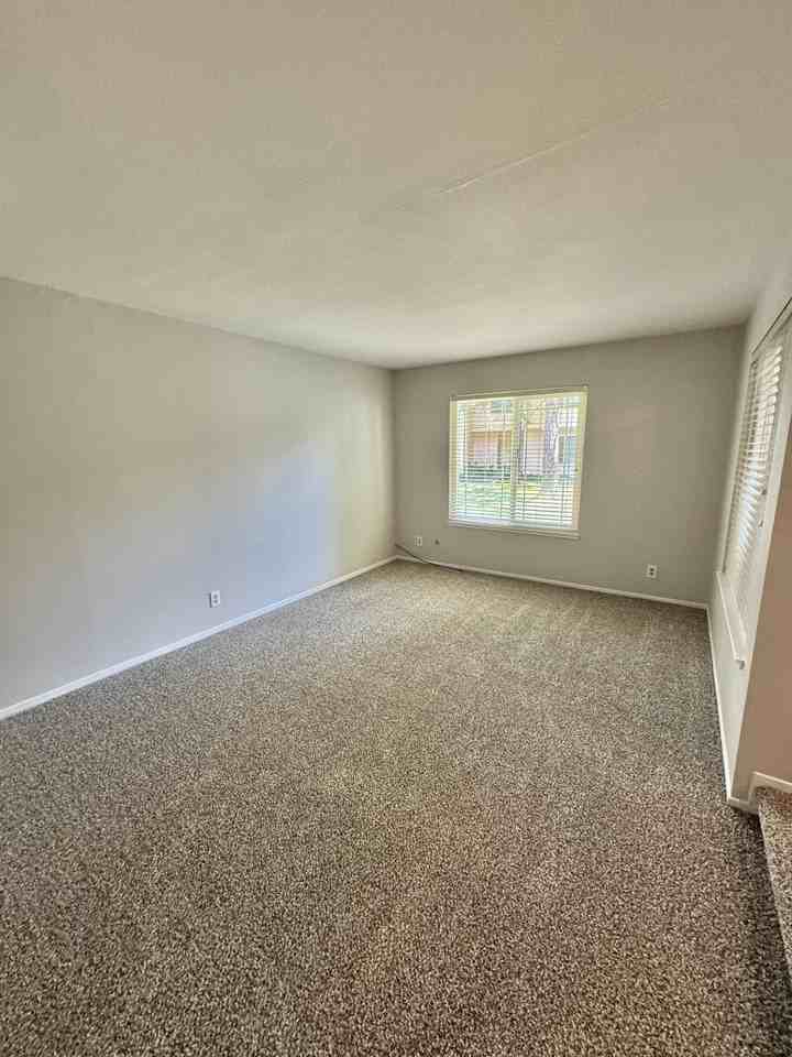 155 Fairgrounds Dr - Photo 3 of 17