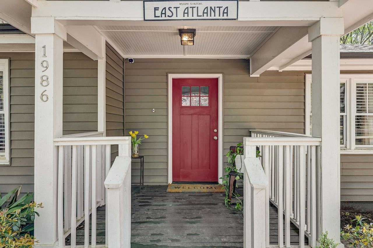 1986 Braeburn Cir Se - Photo 2 of 50