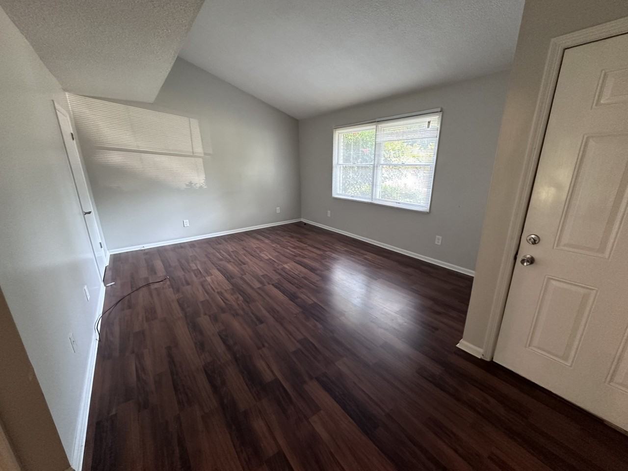 1816 Presswood Rd - Photo 2 of 10