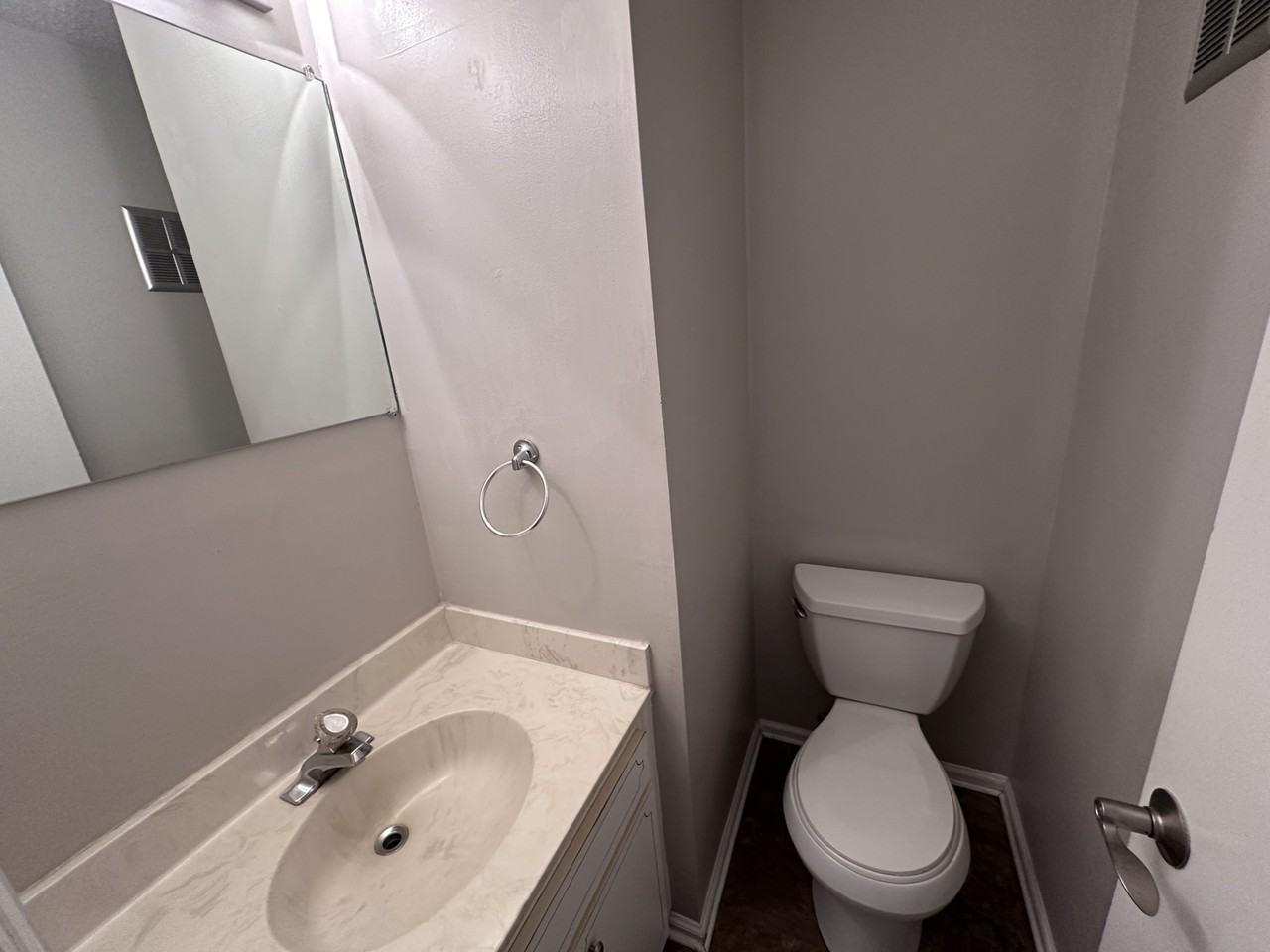 1816 Presswood Rd - Photo 3 of 10