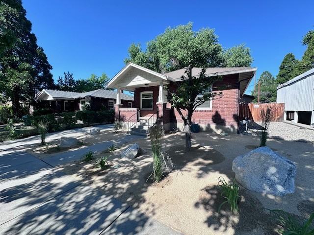 1035 Bell St - Photo 2 of 22