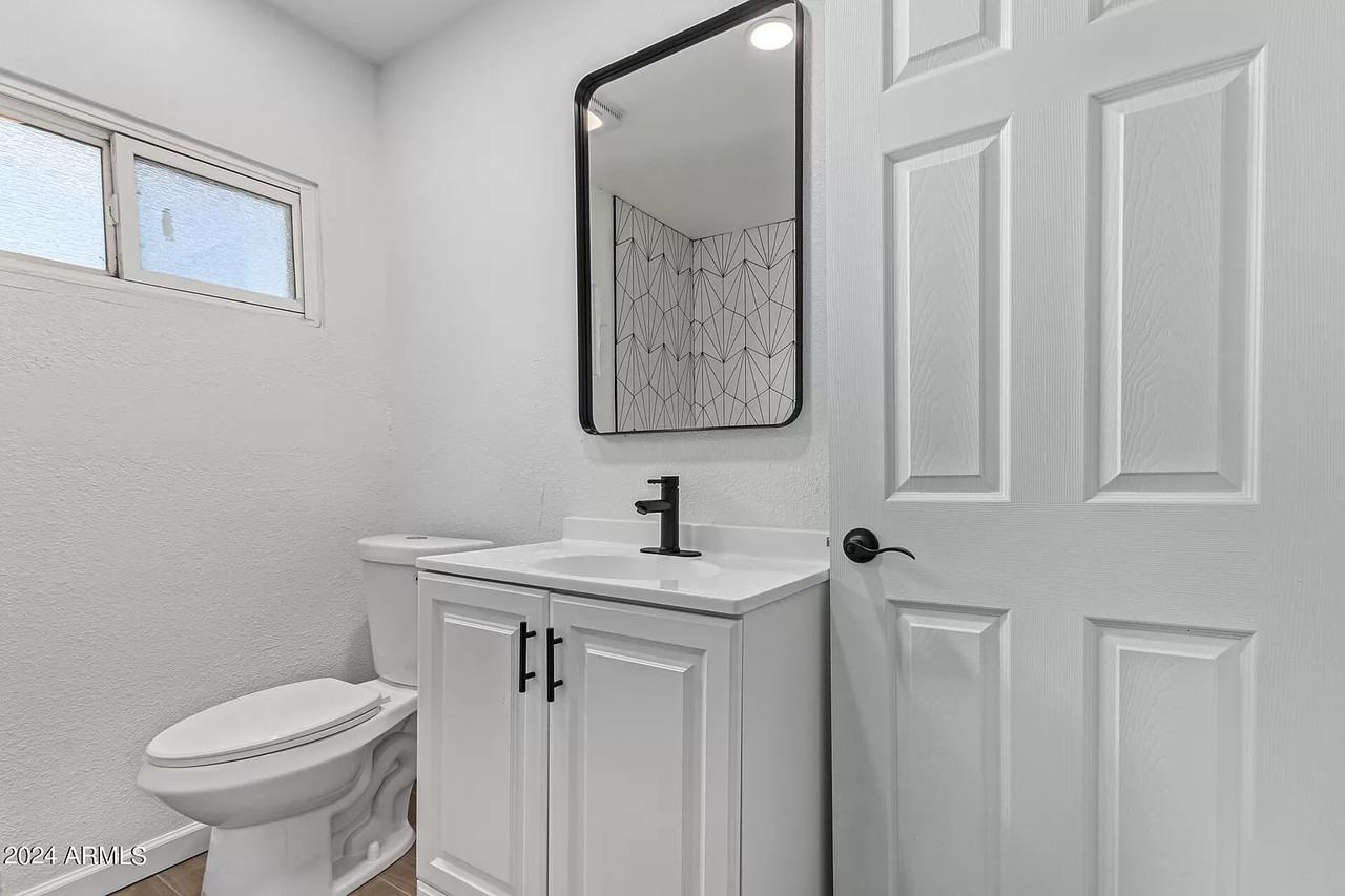 9441 N 9th Ave - Photo 3 of 10