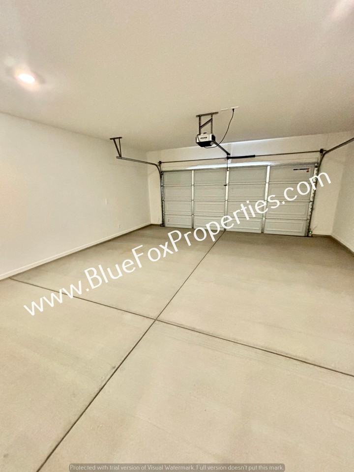 12002 W Charismatic Dr - Photo 2 of 15