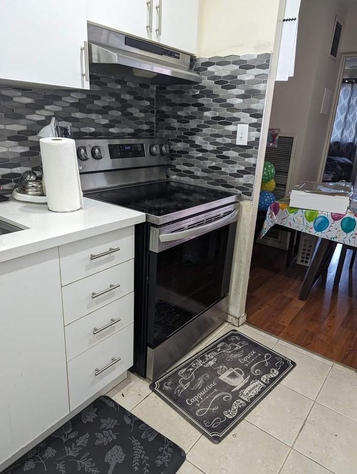 3025 The Credit Woodlands - Photo 2 of 14