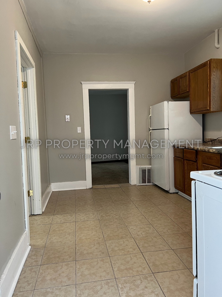 114 Moore St #1 - Photo 4 of 10