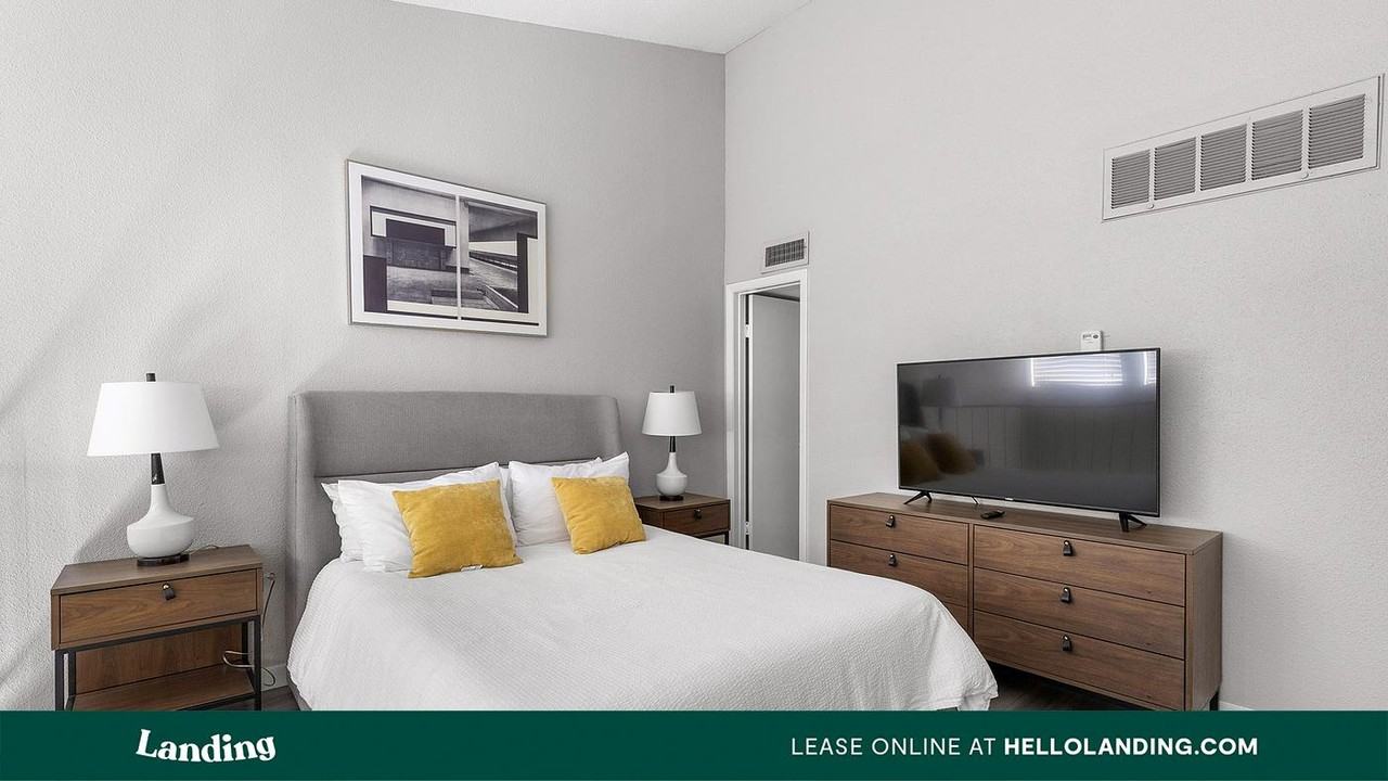 5301 Overton Ridge Blvd - Photo 6 of 50