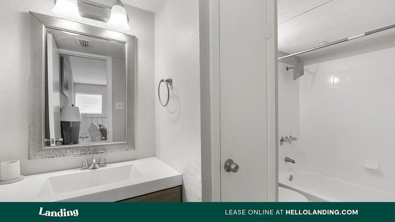 5301 Overton Ridge Blvd - Photo 7 of 50