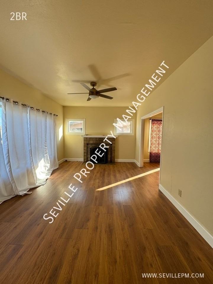 1637 68th Ave - Photo 3 of 26