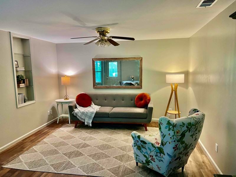 769 Trammell Rd - Photo 2 of 10