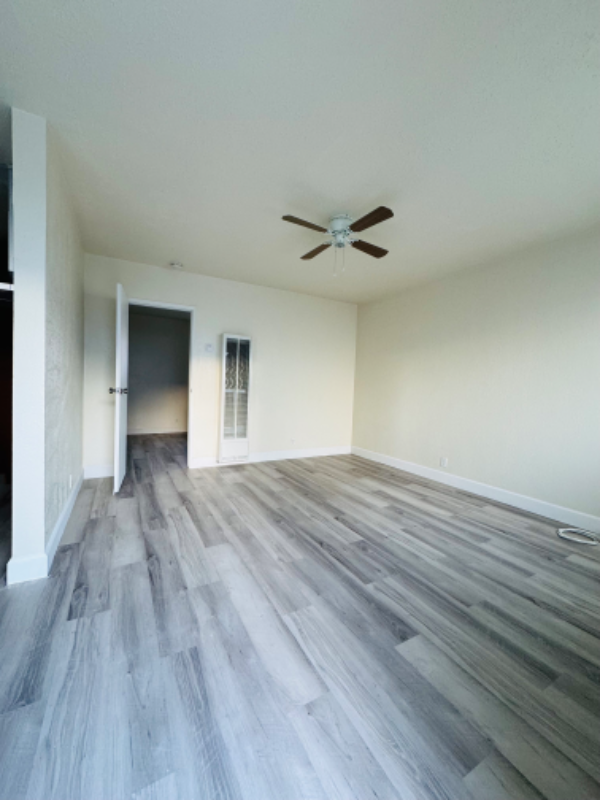 3714 E 55th St #B - Photo 2 of 8