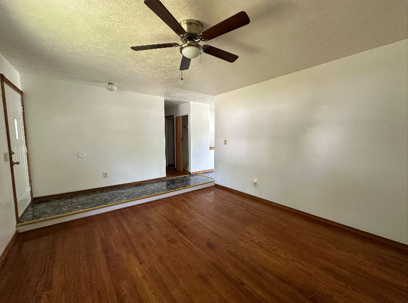 3607 Lucie St - Photo 2 of 9