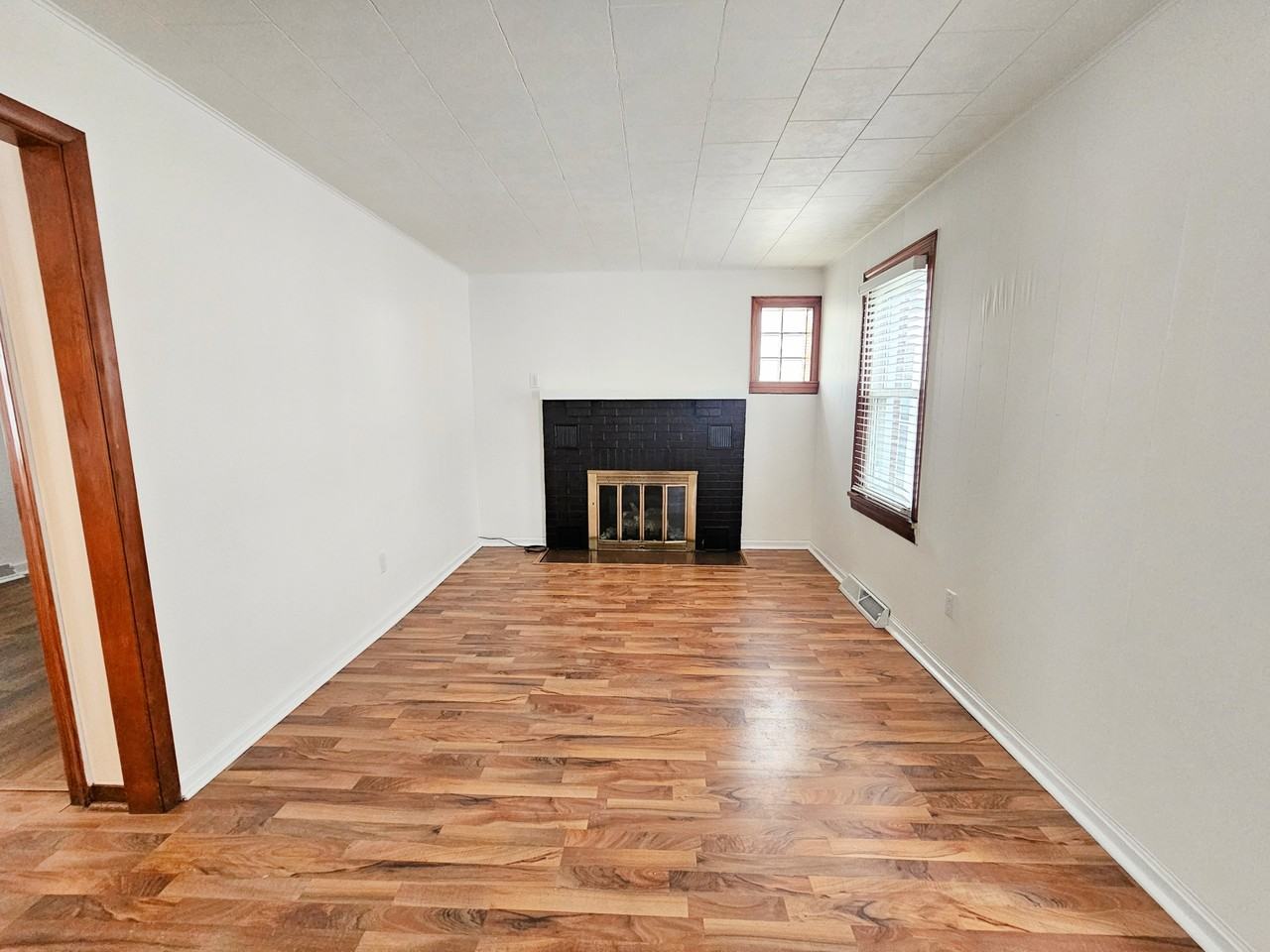 445 E North St #NA - Photo 3 of 11