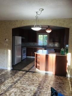 3413 Mary Anne Crescent - Photo 3 of 9