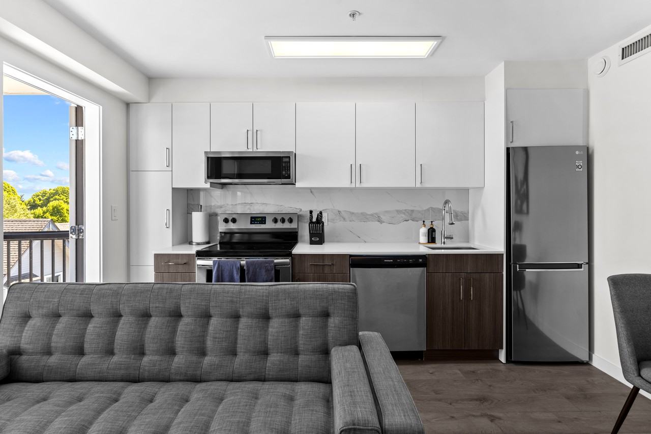 2551 Kingsway #404 - Photo 4 of 21