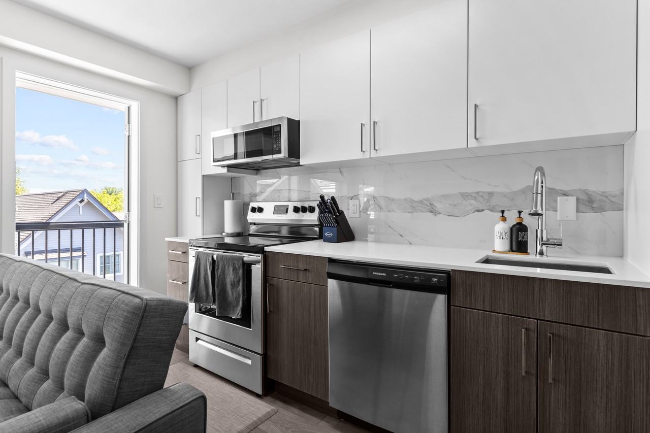 2551 Kingsway #404 - Photo 7 of 21