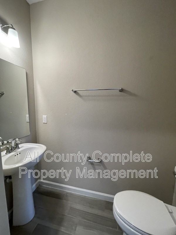 12804 Josslyn Ln - Photo 4 of 32