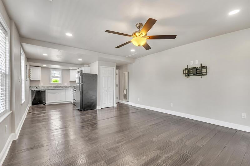 1319 N Broadway - Photo 2 of 18