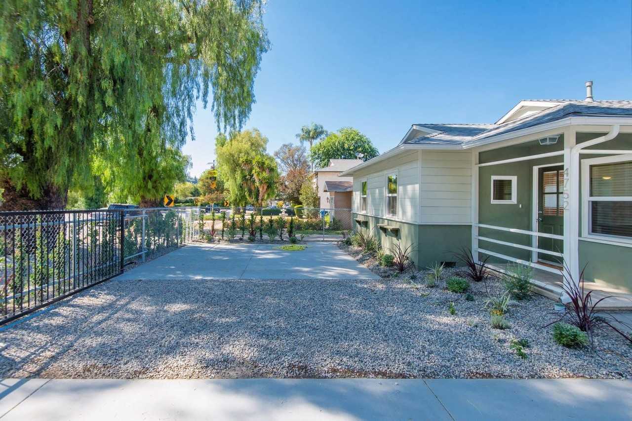 4752 Topanga Canyon Blvd - Photo 3 of 13