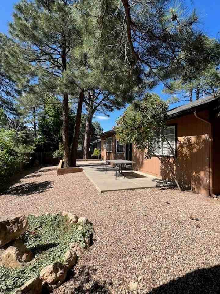 4029 S Nicholas St - Photo 2 of 9