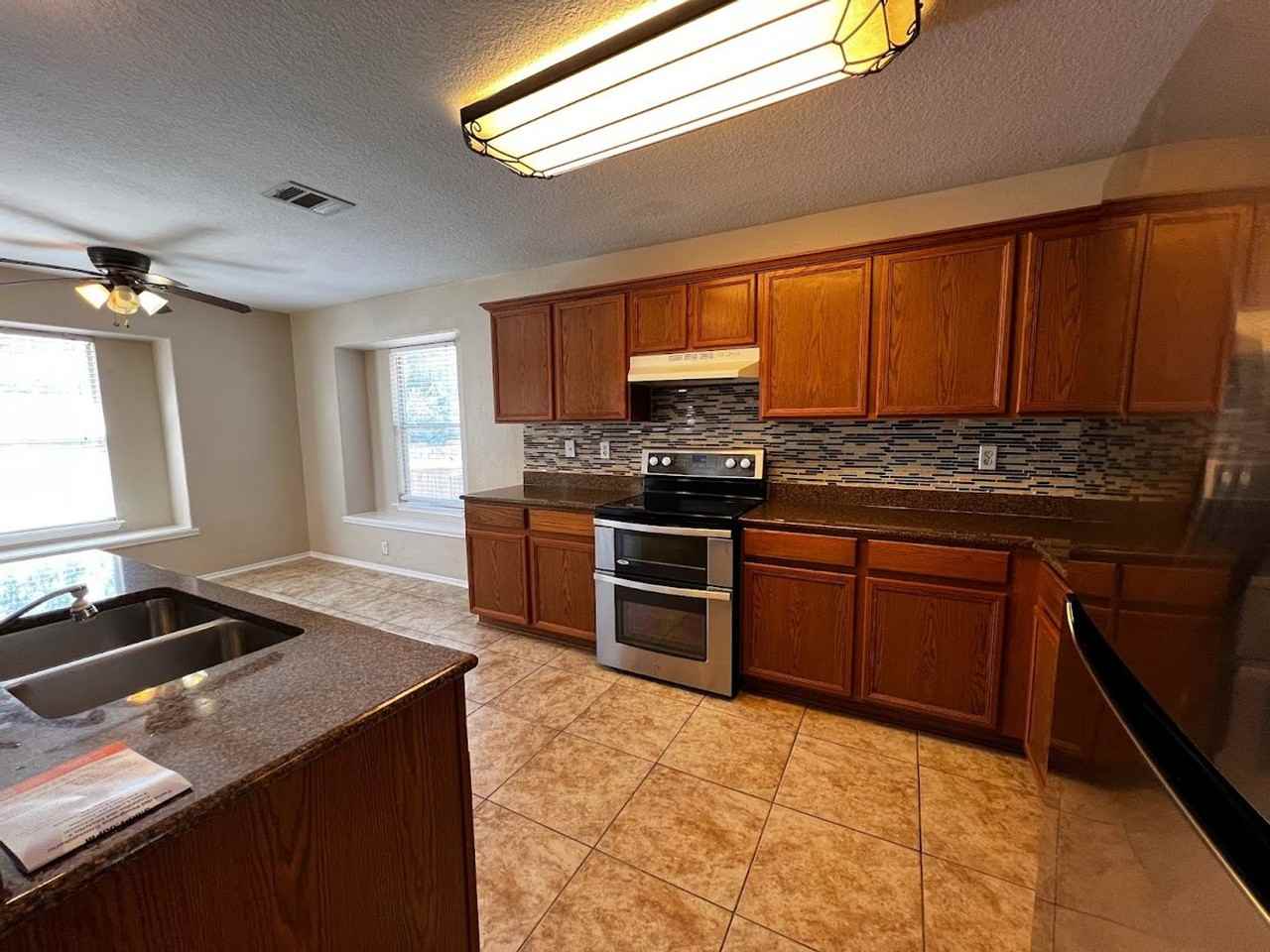 10202 Roseangel Ln - Photo 3 of 47