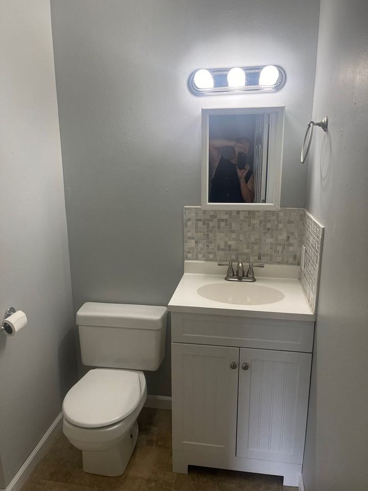 702 N Chestnut St - Photo 2 of 15