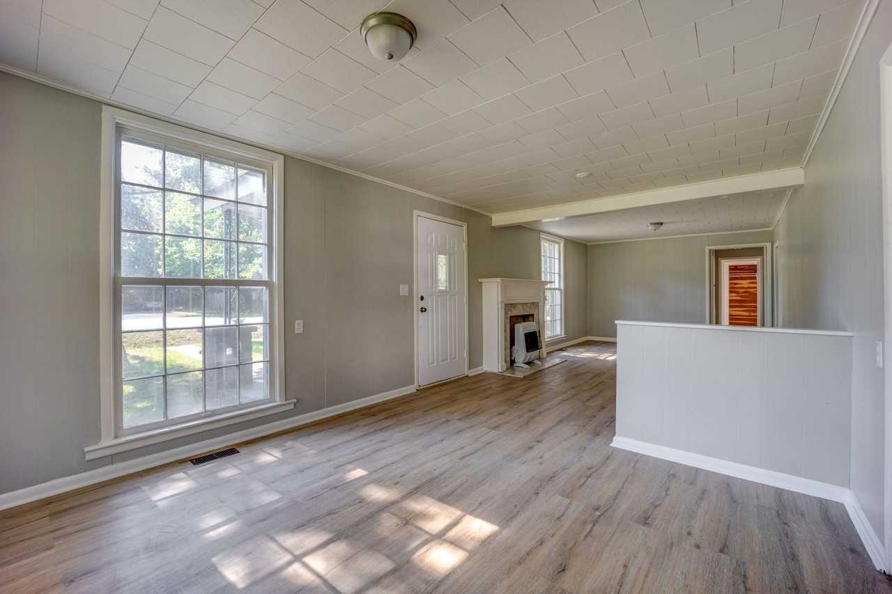 5210 S 24th St - Photo 2 of 21