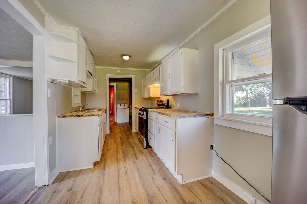 5210 S 24th St - Photo 6 of 21