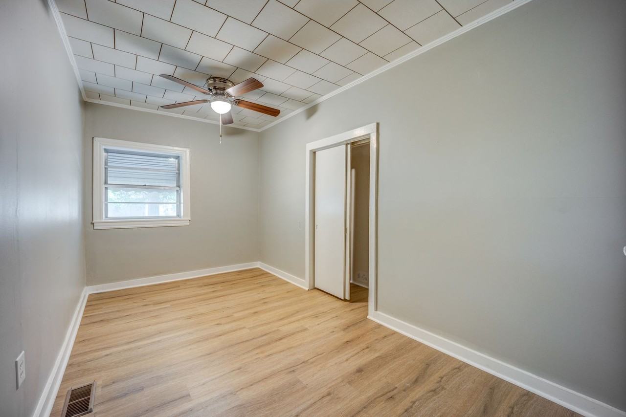 5210 S 24th St - Photo 7 of 21