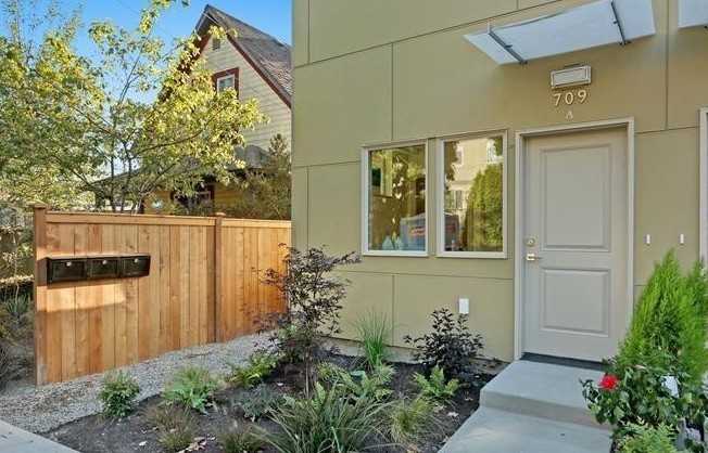 709 15th Ave - Photo 2 of 26