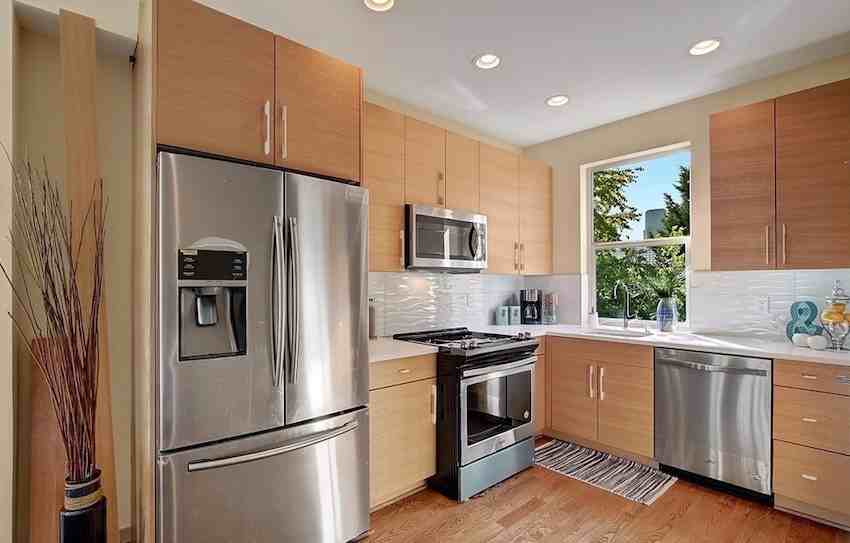 709 15th Ave - Photo 4 of 26