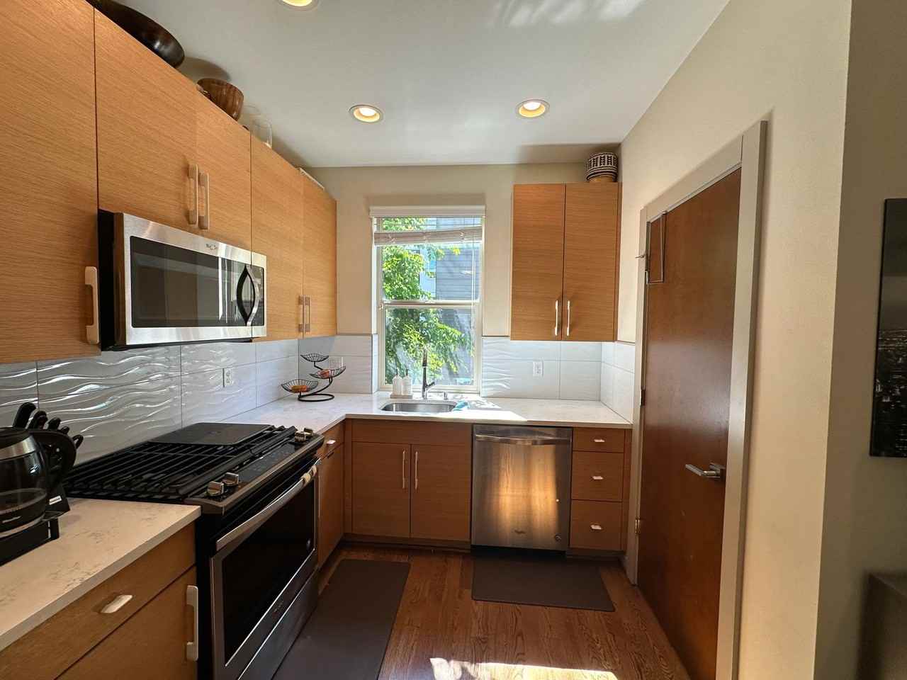 709 15th Ave - Photo 6 of 26