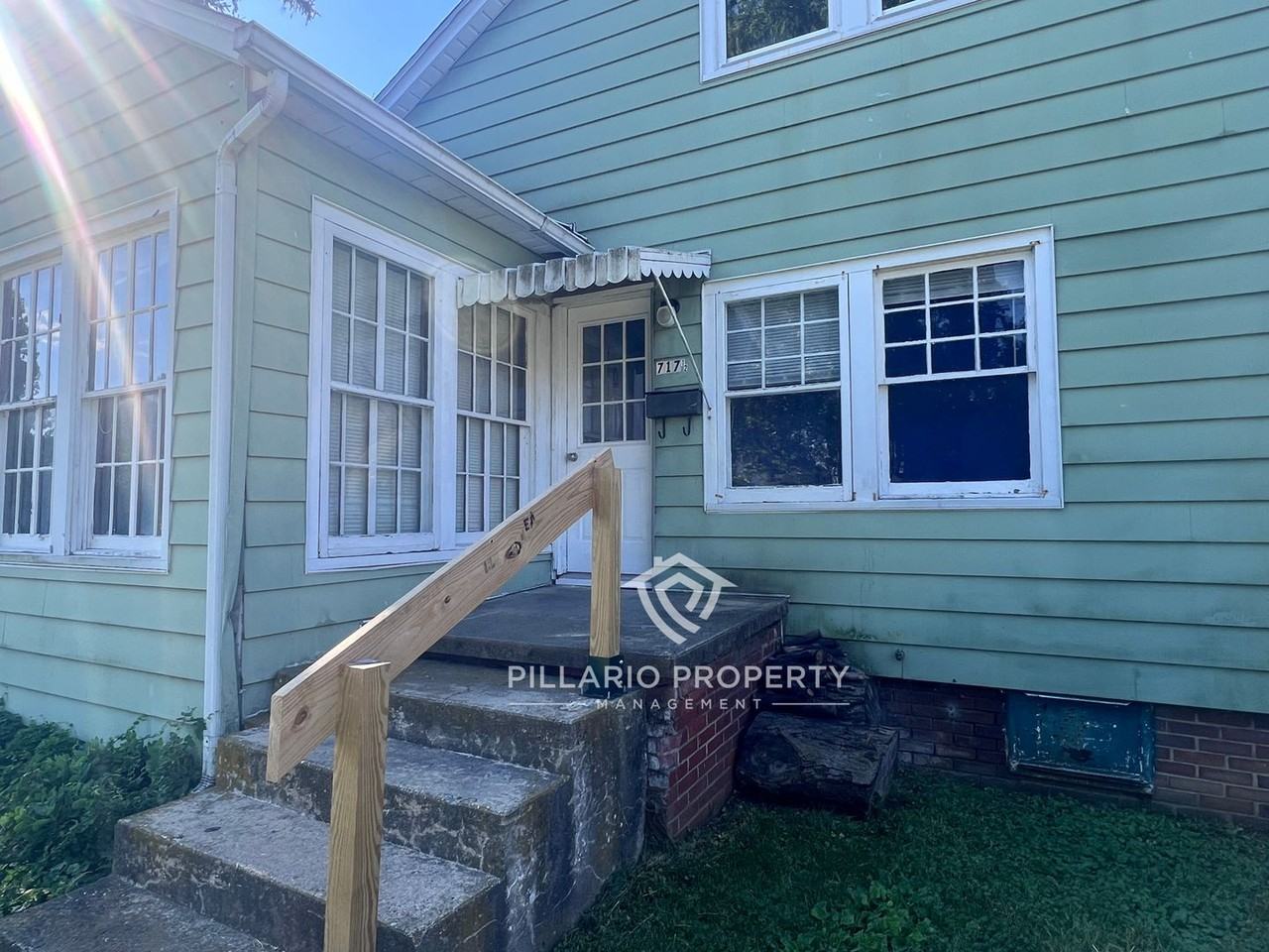 717 S A St - Photo 2 of 8